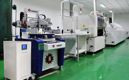 工廠電壓不穩(wěn)就用200KVA三相大功率無(wú)觸點(diǎn)穩(wěn)壓器